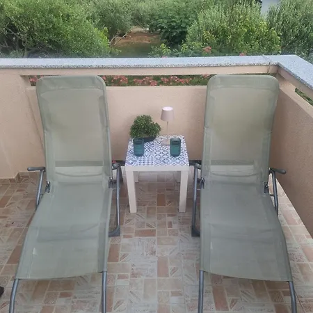 Slani Vir, Miljkovica Appartement *