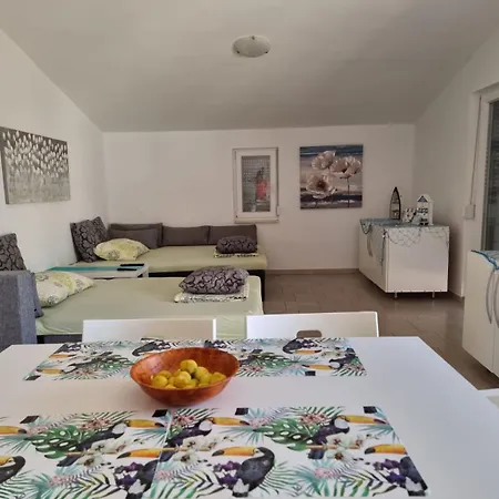 Slani Vir, Miljkovica Appartement *